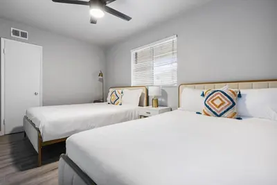 Image de Lux Bed Stylish 2b Oldtown Scottsdale Free Parking