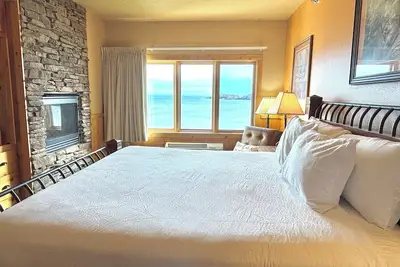 Image de Amazing Lake Views | 1br w/ King Suite | Pools