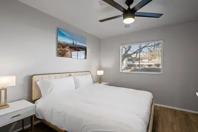 Image de Lux 1b1b Oldtown Scottsdale Free Parking Luxe Beds
