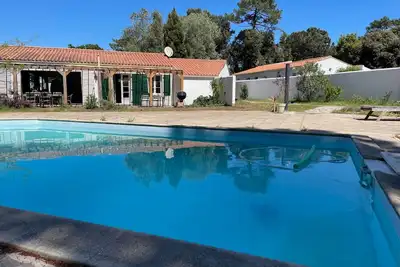 Image de Maison au calme avec piscine privée, sous les pins - Ile de Ré