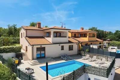Image de Retraite en montagne avec piscine privée et barbecue à Radmani, Croatie