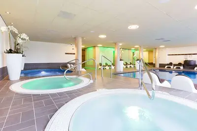 Image de Spa-Focused Unit with Swimming Pool and On-Site Free Parking
