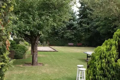 Image de Modern Room with Garden Access and Free Parking in Vlijmen, Near Nature Trails