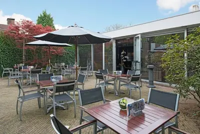 Image de Relaxing Room with Garden View and Free Parking in Vlijmen, Near Efteling