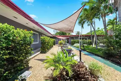 Image de Stylish 2br | Parking, Bbq, Garden Area