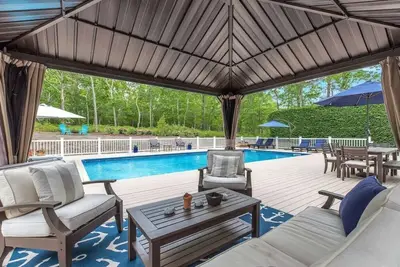 Image de Red Creek Manor by RoveTravel | 4br w/Grill & Pool