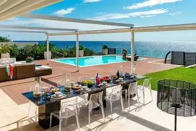 Image de Villa Angela is a luxury property, private pool just 10 km south of Syracuse.