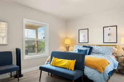 Image de Sapphire 66 | Porch & Views