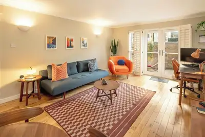 Image de Serene Garden Flat - Steps from Tower Bridge