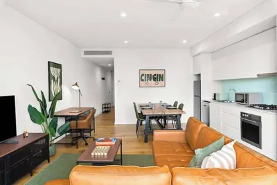 Image de Central charming 2 beds with balcony & aircon