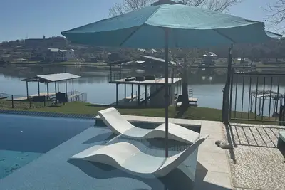 Image de Luxury Lakefront Living in Marble Falls: Pool, Private Dock & Endless Views!