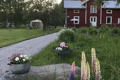 Image de Charming country house on the edge of the forest in picturesque village.