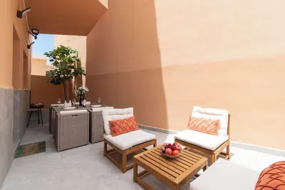 Image de Apartment San Eugenio. Wonderful 2 Bedroom Apartment.