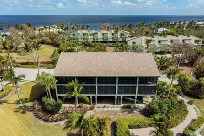 Image de Charming 2-bedroom condo in a beautiful Bokeelia waterfront community!