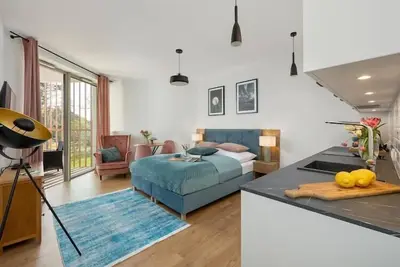 Image de Studio de vacances en bord de mer, piscine, saunas