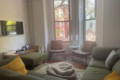 Image de Spacious 4-bedroom newly renovated Brooklyn brownstone house steps from subway