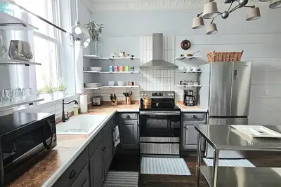 Image de Cozy 2br Loft in Downtown Charleston, Il