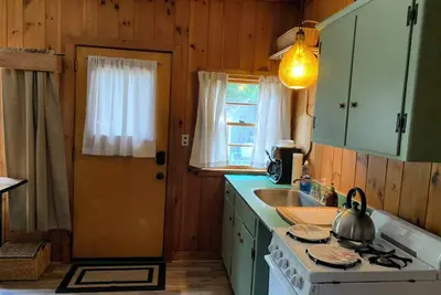 Image de Charming 1-bedroom cottage with water access Boat dock in Meredith with WiFi, Ac