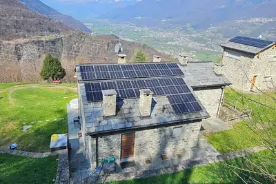Image de Mountain Chalet. Cozy mountain chalet, pets allowed.