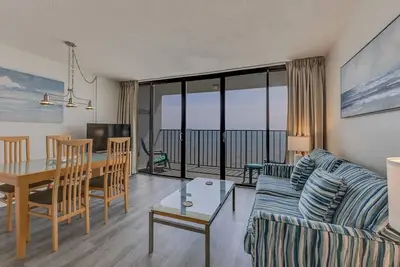 Image de New! 1008 Blue Dolphin 1-Bedroom Condo with Pool