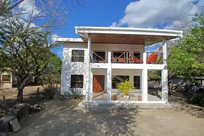 Cool and comfortable 3-bedroom house in welcoming El Tránsito with WiFi, Ac