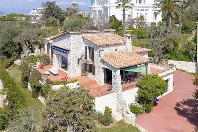 Image de Villa avec vue imprenable, à 3 minutes de la plage!