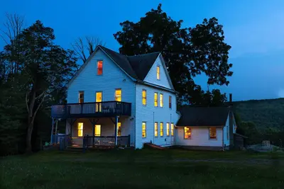 Image de Peaceful, Secluded, Sunny 6+ Bedroom on 187 Acres in delightful Mountain Dale