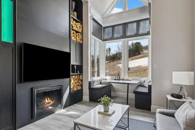 Image de Modern Mountain Home for 6 in Chateau Ridge