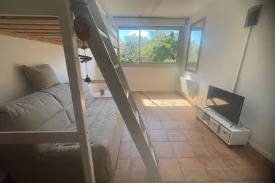 Image de Charmant Studio 100% Rénové Dans Résidence Calme!