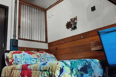 Image de Horse Stall Suite 9 Bird - Country Breakfast Inc!