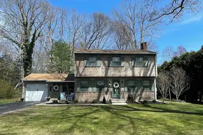 Image de Lovely Executive 3-bedroom country home in East Lyme.