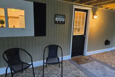 Image de Lake Ossipee Beach access a short walk down dirt road. Newly renovated!