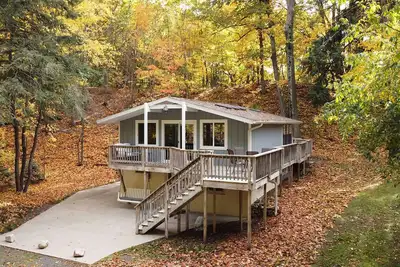 Image de Charming cottage steps away from Lake Michigan and Silver Lake Sand Dunes