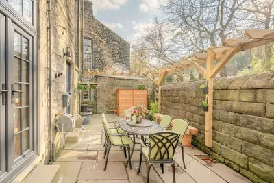 Image de Mulberry Boutique Stay – Canal-Side  Near Hebden Bridge