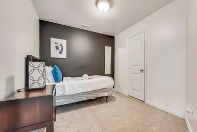 Image de 4-bedroom townhome in superb Grand Prairie with WiFi, Ac