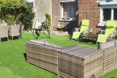 Image de Maison familiale avec grand jardin, grande terrasse + jacuzzi