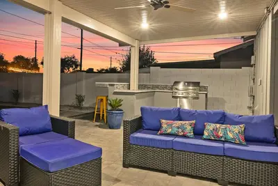 Image de 80s Hideaway near Old Town w/ Heated pool!