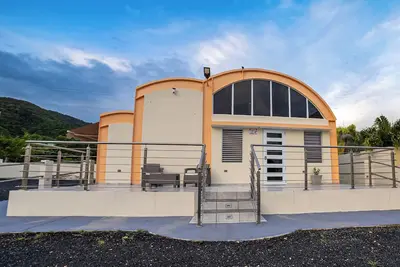 Image de Jesus did it, Christian Paradise with jacuzzi, terrace, and peaceful atmosphere.