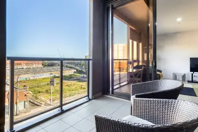 Image de Central 2-Bedroom Apt with Parking in North Melbourne