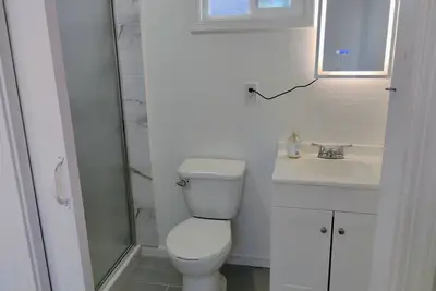 Image de Lovely 2-bedroom studio with Ac in Sacramento, nice spacious area to sit relax.
