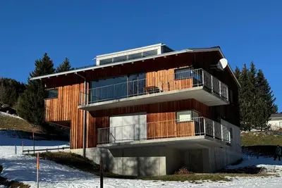 Image de Dream vacation home with far-reaching views directly on the slopes (ski in/ski out)