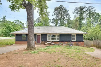 Image de 4 Mi to Dtwn: Family-Friendly Apt in Atlanta!