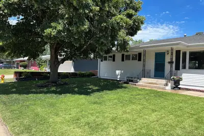 Image de Large groups, family and friends. 6 Br, 2. 5 Bathrooms, Great Outdoor space