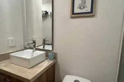 Image de Life - 1br Condo, Town View