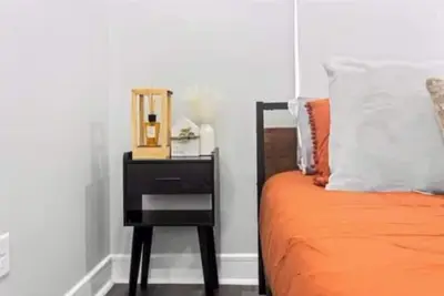 Image de Lower Greenville - Dual-Unit Retreat- Sleeps 6- 2br + 2ba