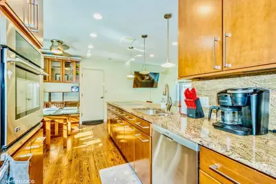 Image de Stylish Elmhurst Ranch Home Pet-friendly Oasis