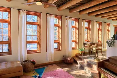 Image de Secluded Adobe Sanctuary + Views