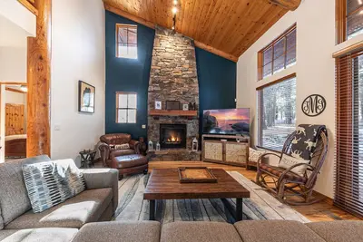 Image de Waterville Lodge at Old Greenwood by Tahoe Getaways - Pet Friendly w/ Golf Course Views & Hoa