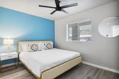 Image de Lux Bed Stylish 2b Oldtown Scottsdale Free Parking