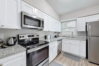 Image de Front Lanai | Pet Friendly | Fenced Yard